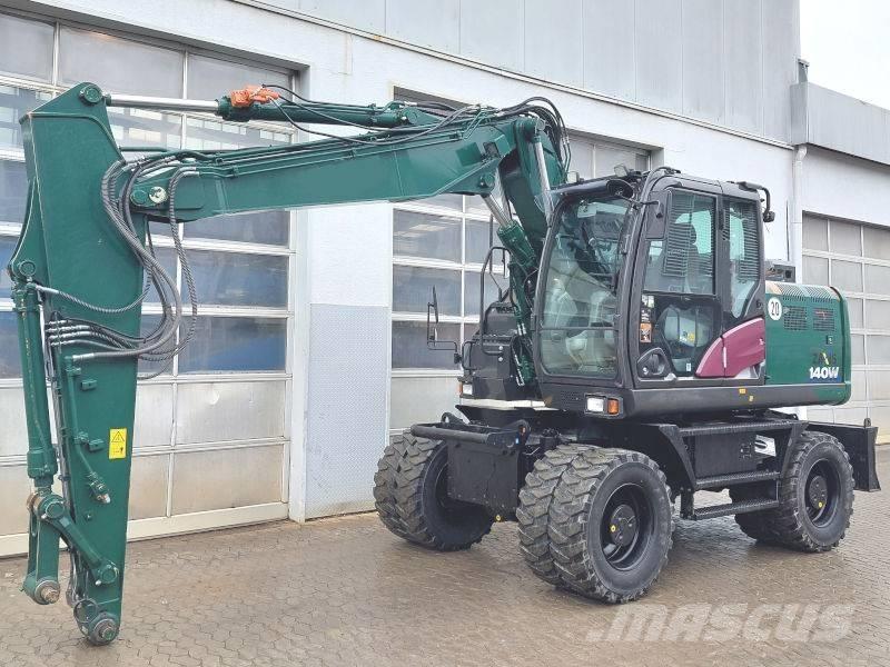 Hitachi ZX 140 W-6 Gumikerekes kotrók
