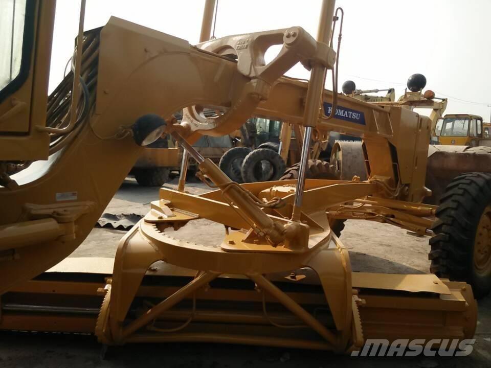 Komatsu GD 623 Gréderek