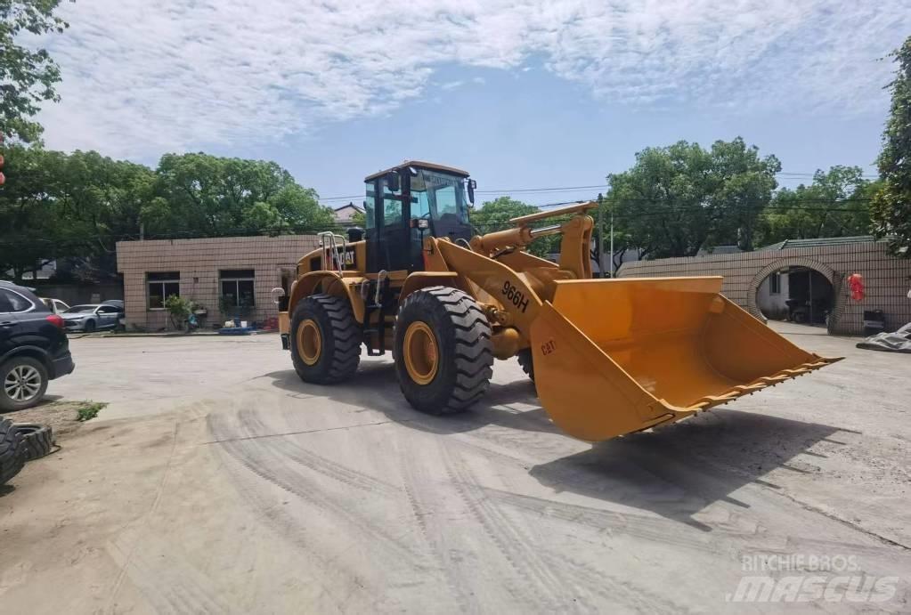 CAT 966 H Gumikerekes homlokrakodók