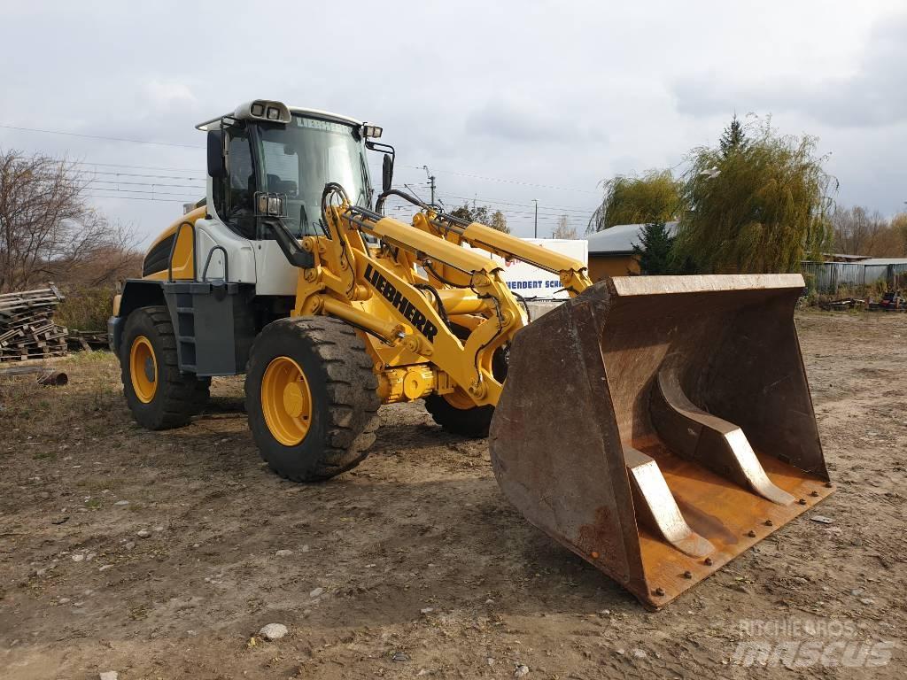 Liebherr L 524 Gumikerekes homlokrakodók