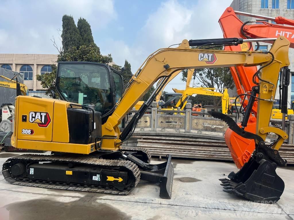 CAT 306 Mini kotrók < 7t