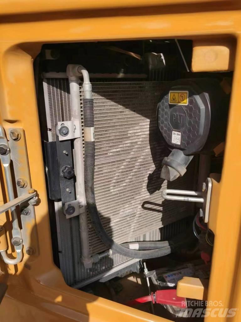 CAT 306 Mini kotrók < 7t