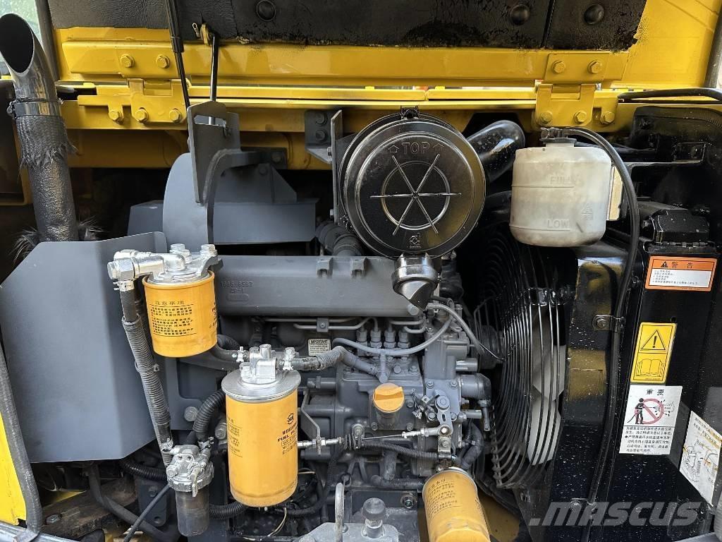 Komatsu PC56-7 Mini kotrók < 7t
