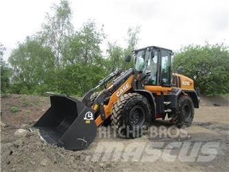 CASE 621 G XT Gumikerekes homlokrakodók