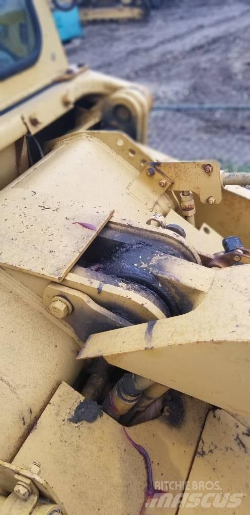 CAT 953 Lánctalpas homlokrakodók