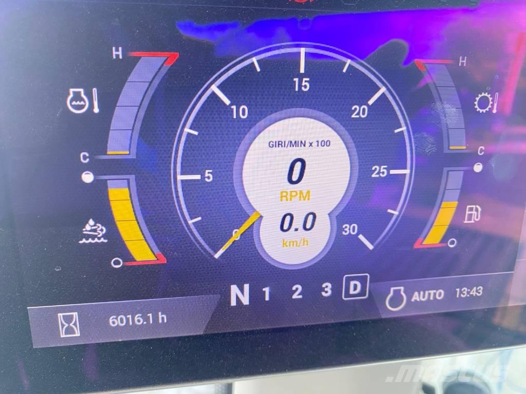 CASE 821G Gumikerekes homlokrakodók