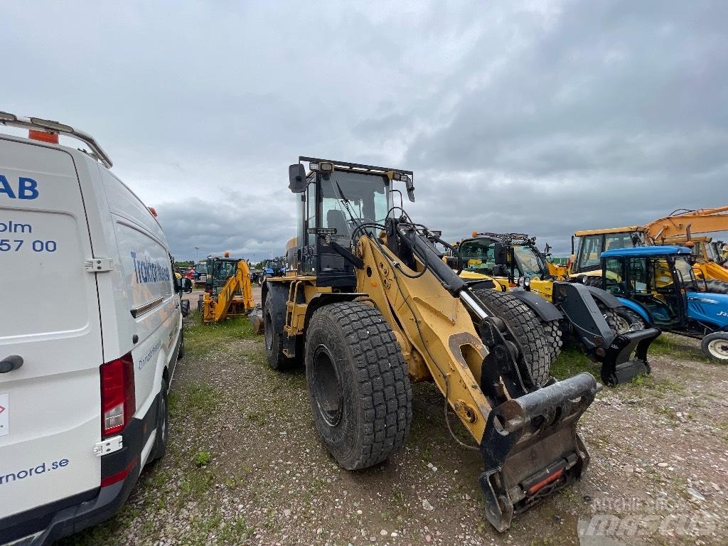 CAT 924 G Gumikerekes homlokrakodók