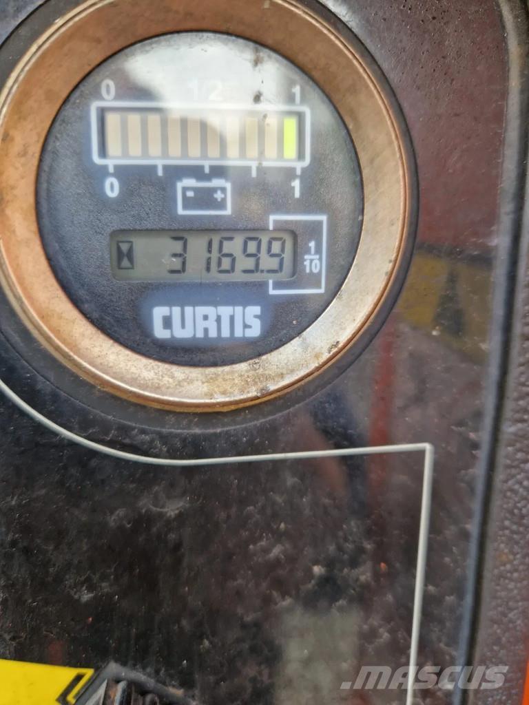 JLG E600 Karos emelők