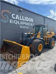 John Deere 824 K Gumikerekes homlokrakodók