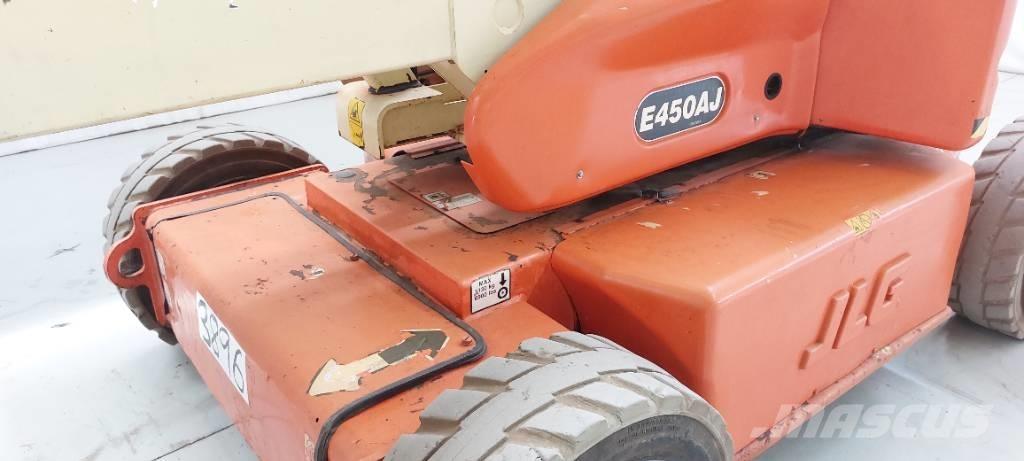 JLG E 450 AJ Karos emelők