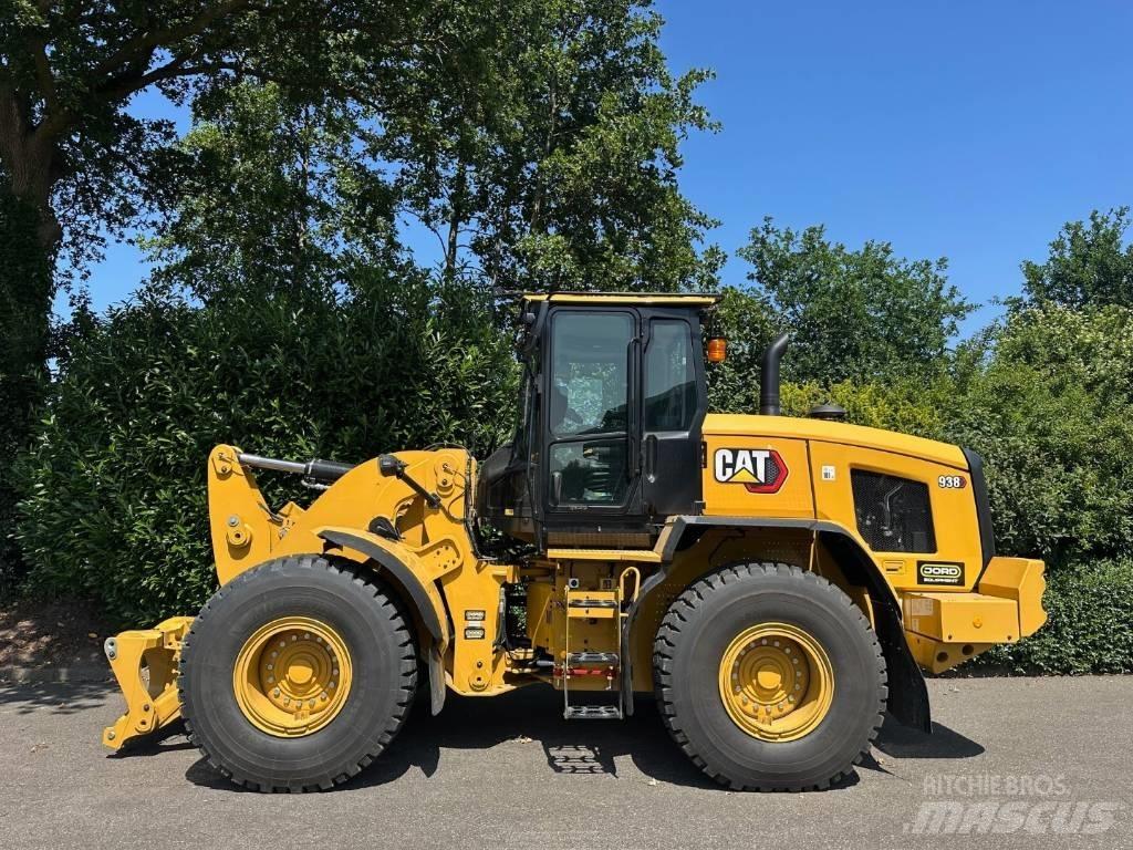 CAT 938 Gumikerekes homlokrakodók