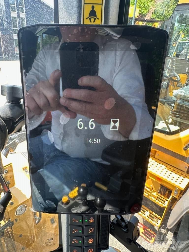 CAT 938 Gumikerekes homlokrakodók