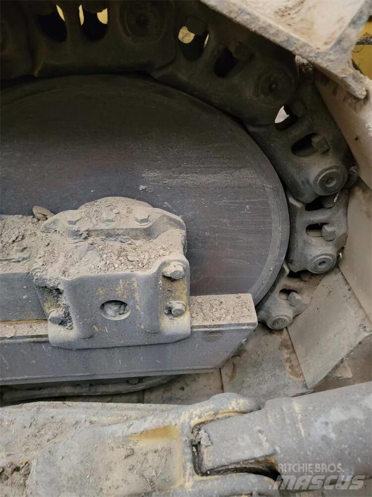 CAT D7G2 lánctalpas dózerek