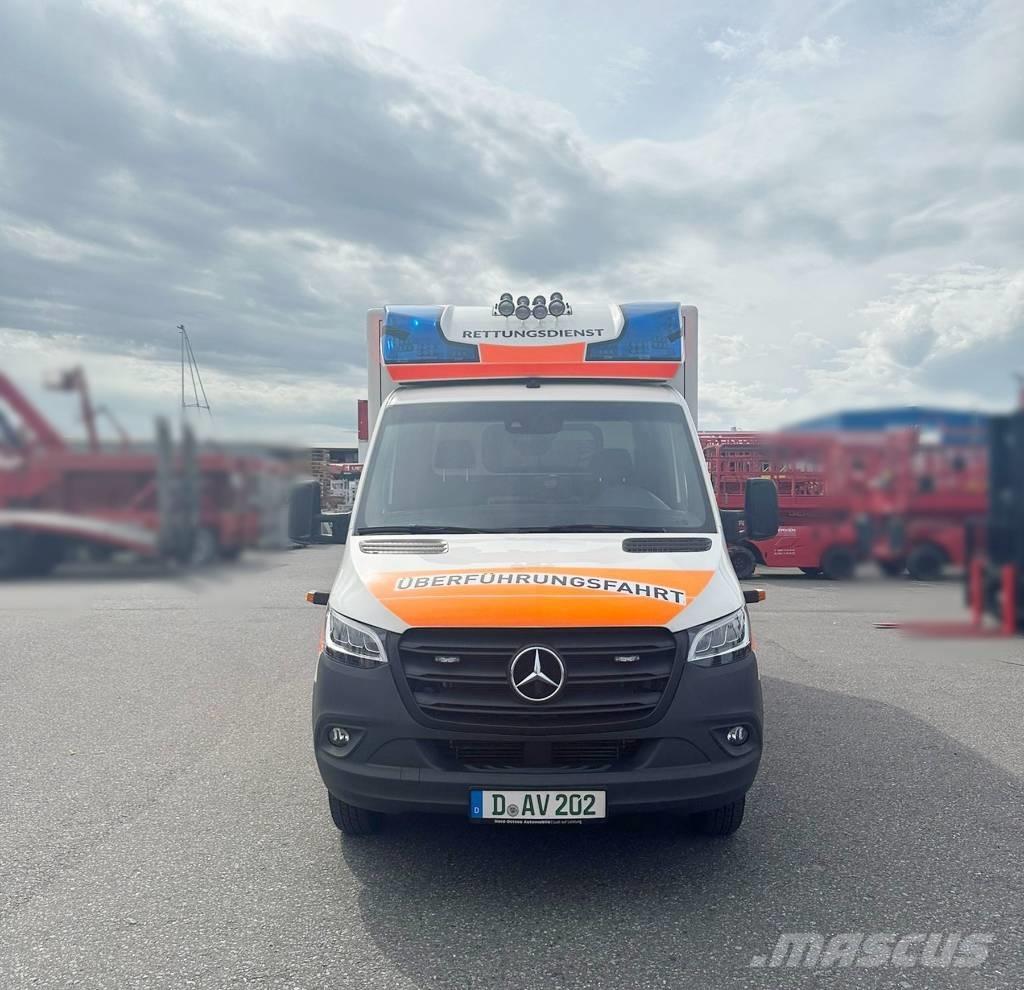 Mercedes-Benz 100 D Mentőautók