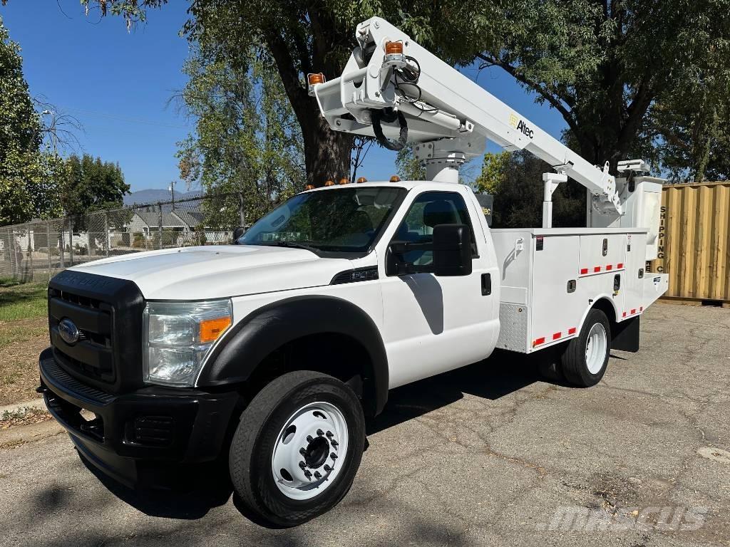 Altec AT 235 Teherautóra szerelt emelők és állványok