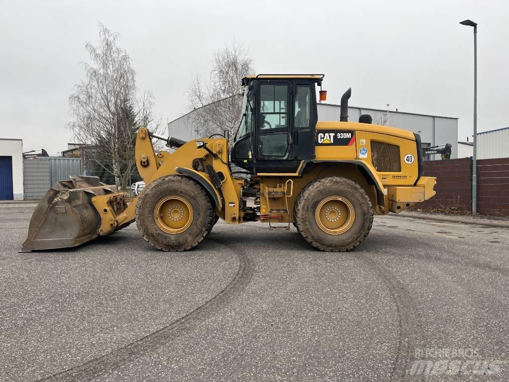 CAT 930M Gumikerekes homlokrakodók