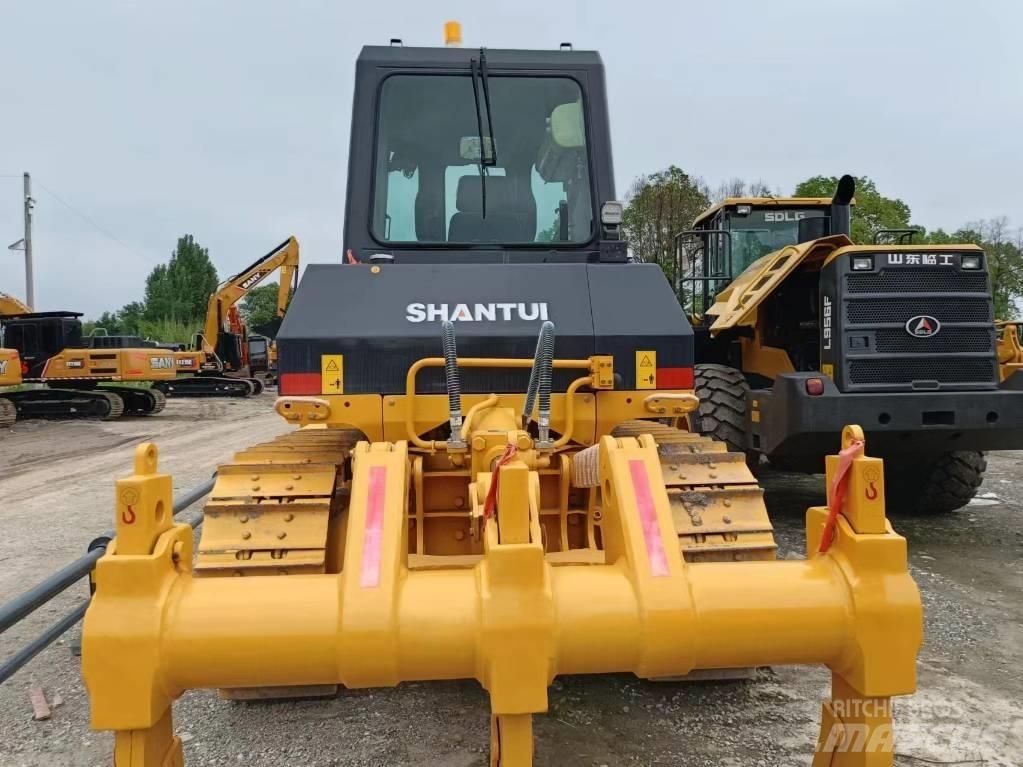 Shantui D16 lánctalpas dózerek