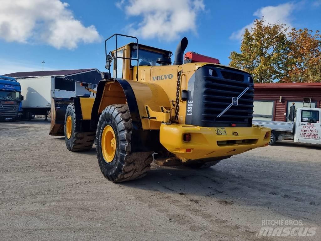 Volvo L 180 E Gumikerekes homlokrakodók