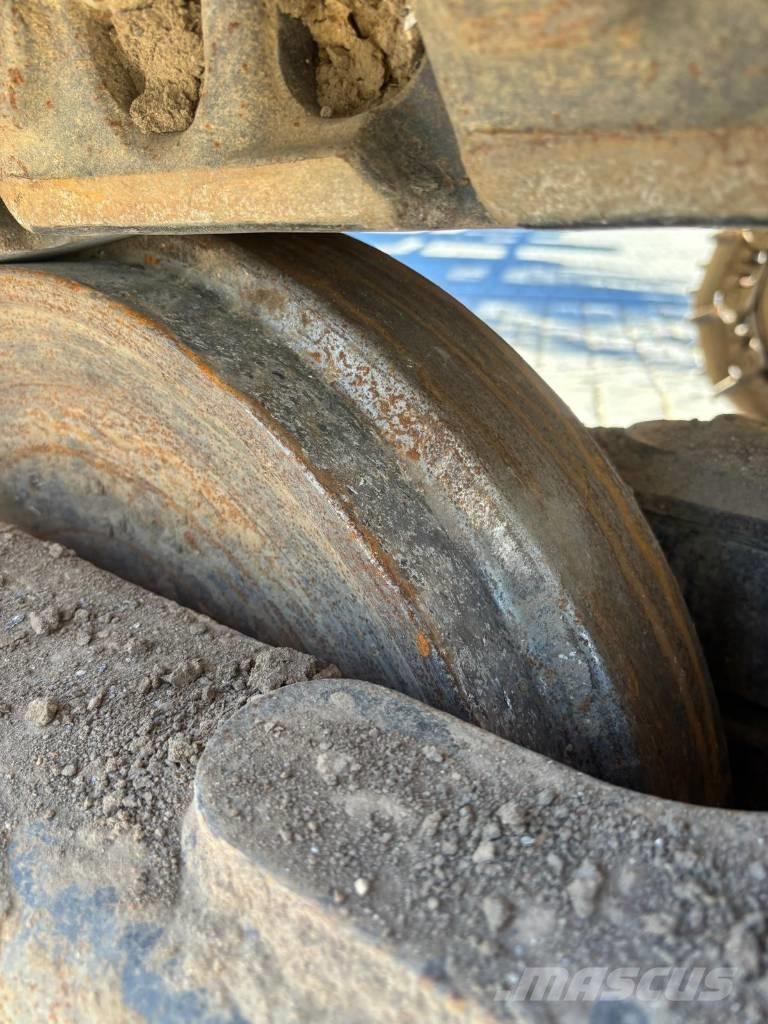 CAT 320 Lánctalpas kotrók