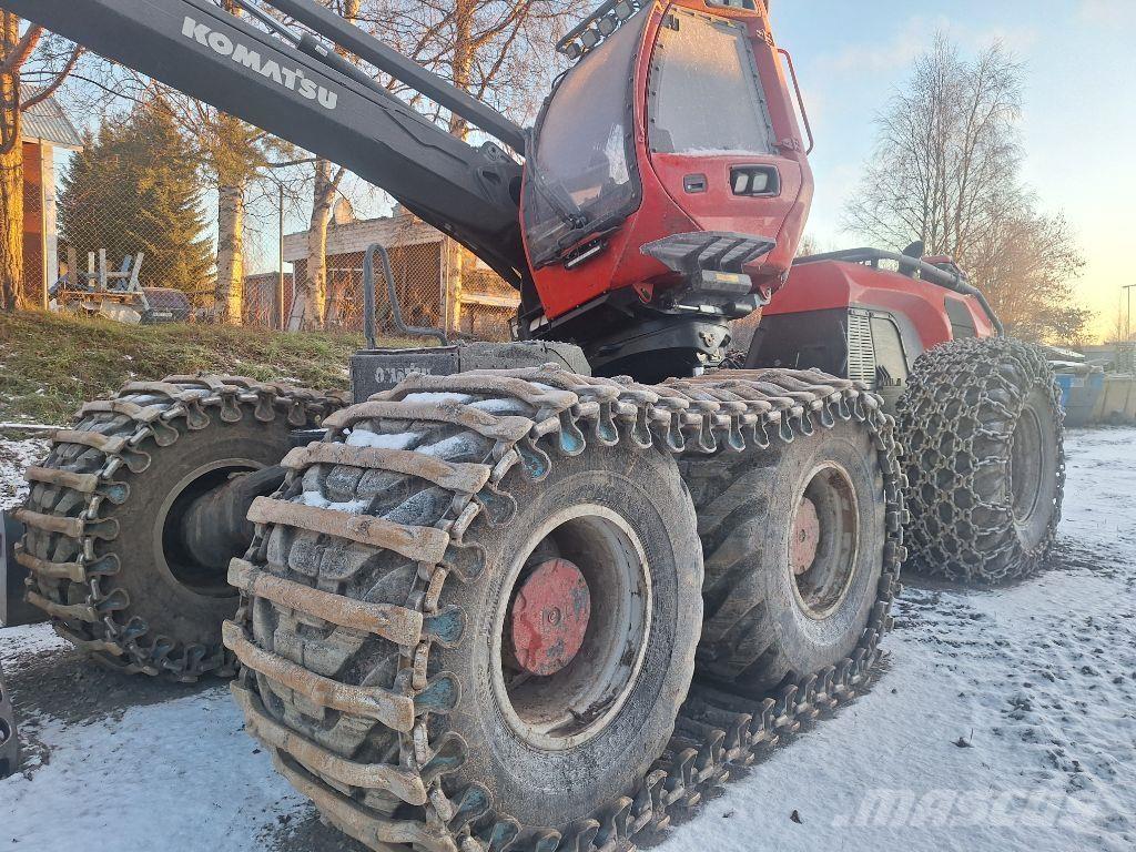 Komatsu 951 Betakarítók