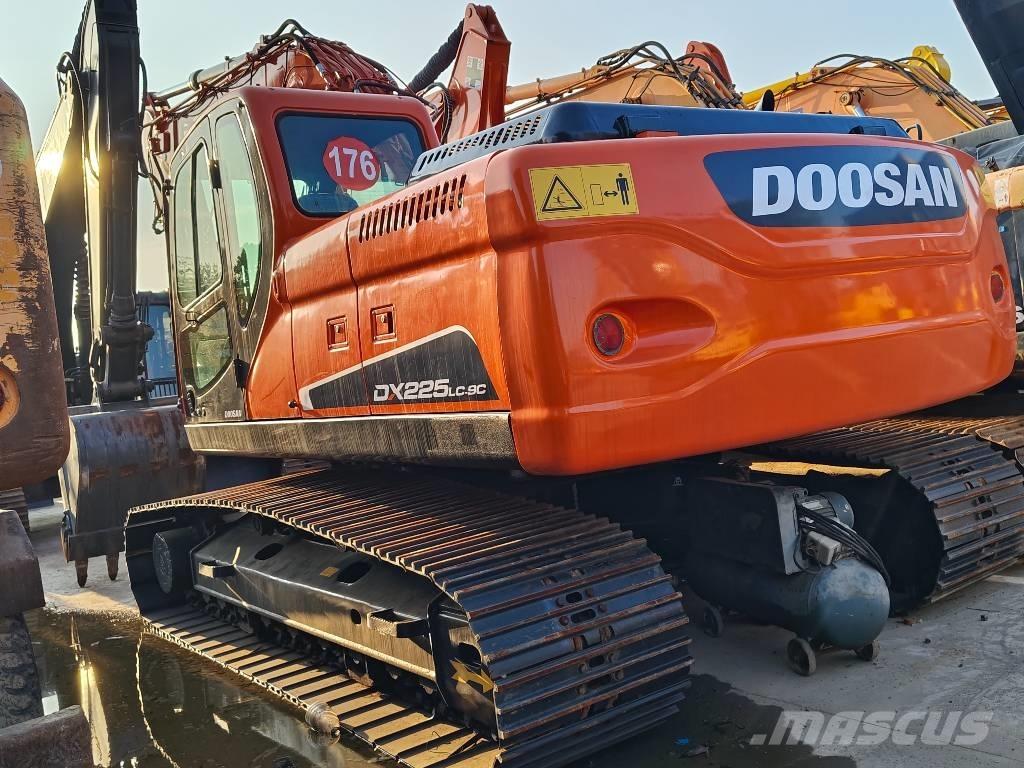 Doosan DX225LC-9C Lánctalpas kotrók