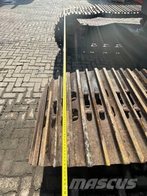 Hitachi ZX 130 Lánctalpas kotrók