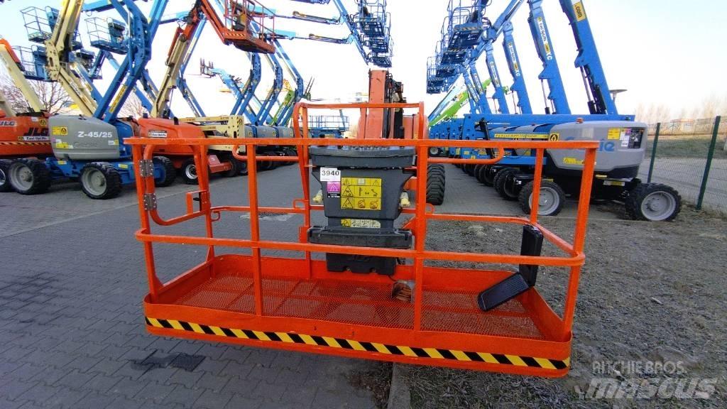 JLG 800 AJ Karos emelők