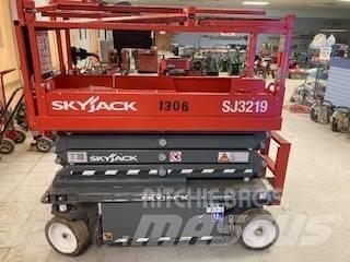 SkyJack SJ 3219 Ollós emelők