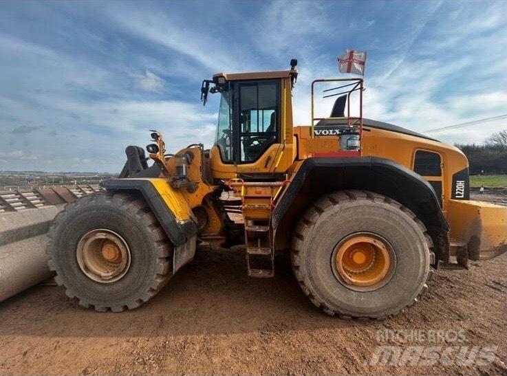 Volvo L 220 H Gumikerekes homlokrakodók