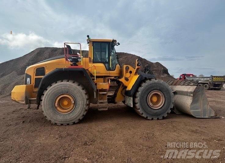 Volvo L 220 H Gumikerekes homlokrakodók