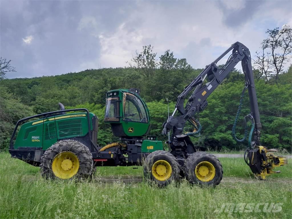 John Deere 1270 G Betakarítók