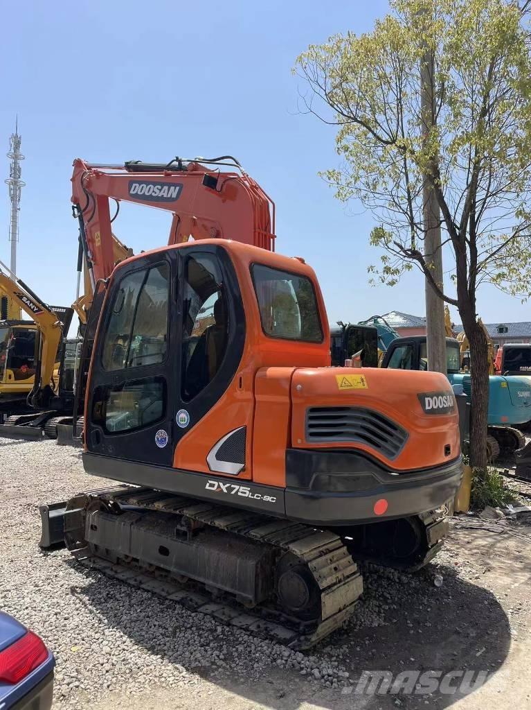 Doosan DX 75-9 C Közepes (midi) kotrók 7 t - 12 t