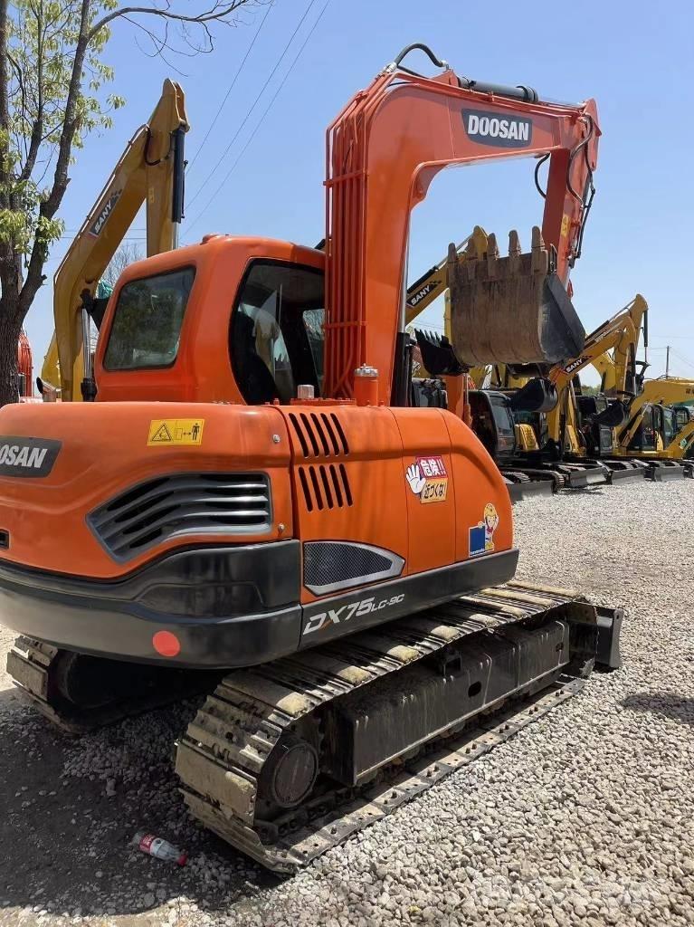 Doosan DX 75-9 C Közepes (midi) kotrók 7 t - 12 t