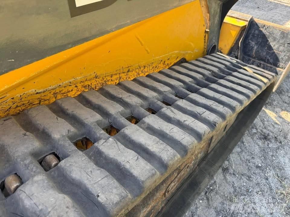 John Deere 325G Kompaktrakodók