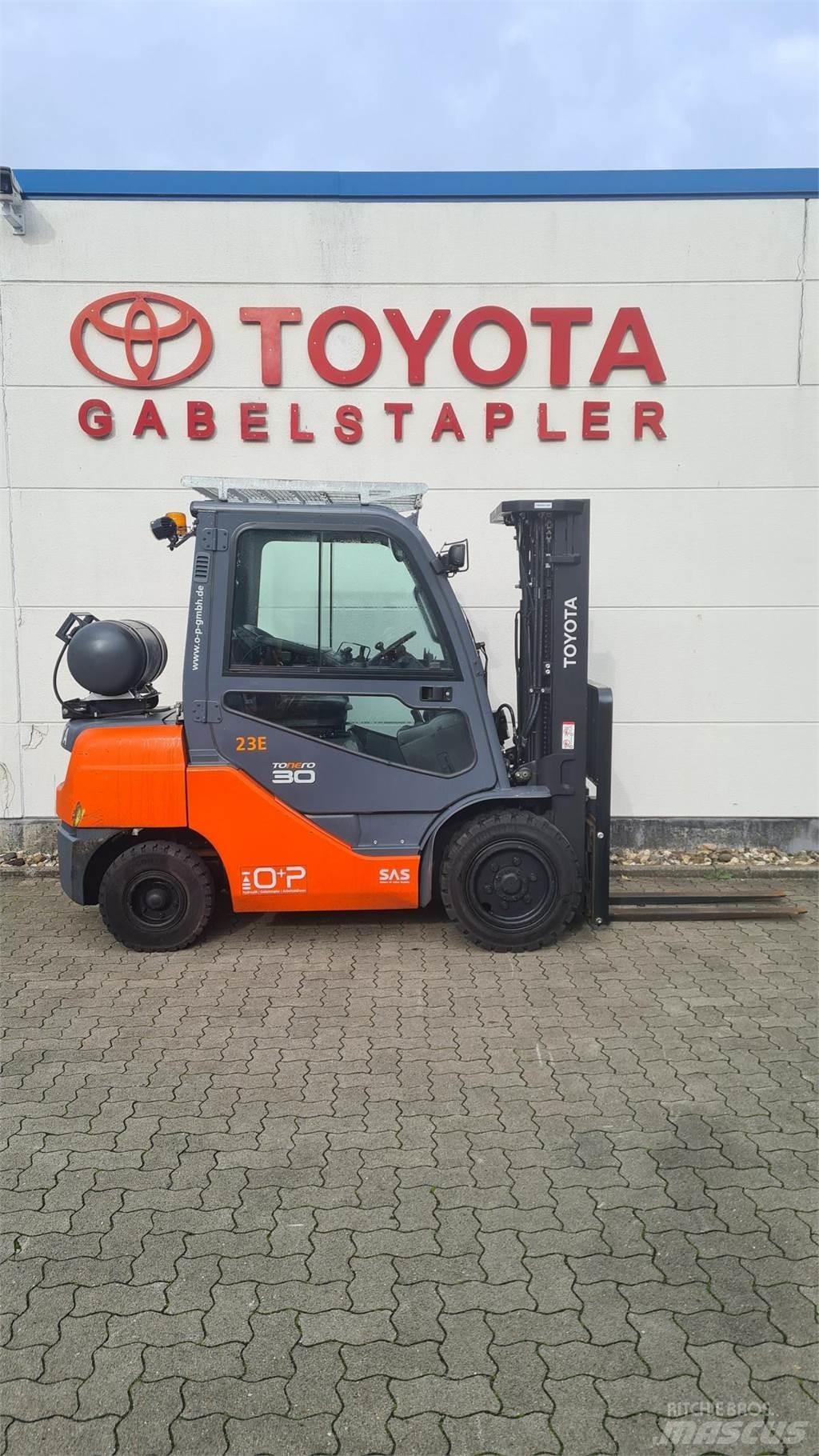 Toyota 02-8FGF30 Gázüzemű targoncák