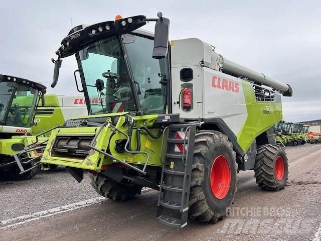 CLAAS TRION 750 Kombájnok