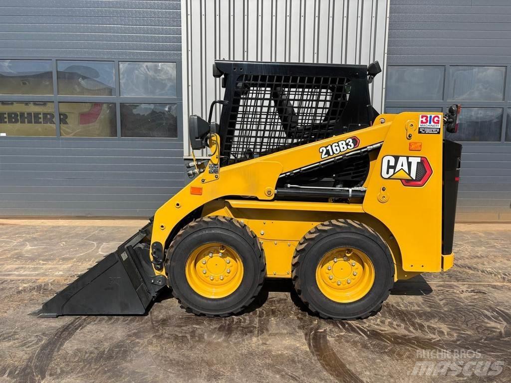 CAT 216B3 Gumikerekes homlokrakodók