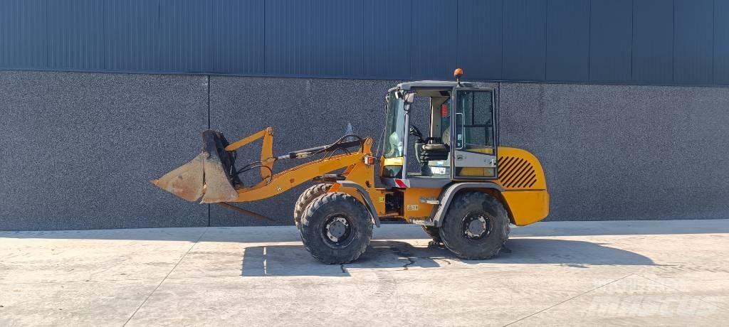 Terex TL 80 Gumikerekes homlokrakodók