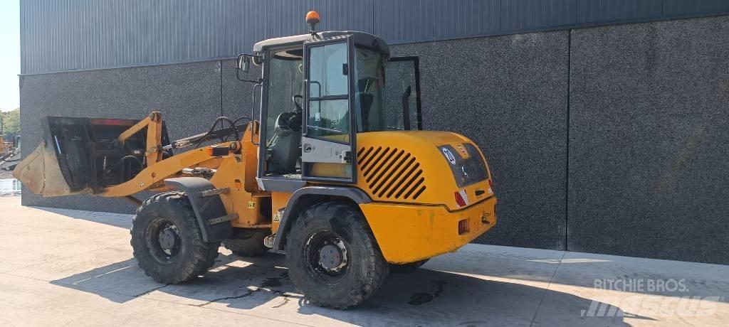 Terex TL 80 Gumikerekes homlokrakodók