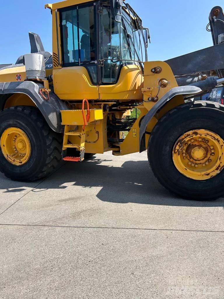 Volvo L 110 H Gumikerekes homlokrakodók