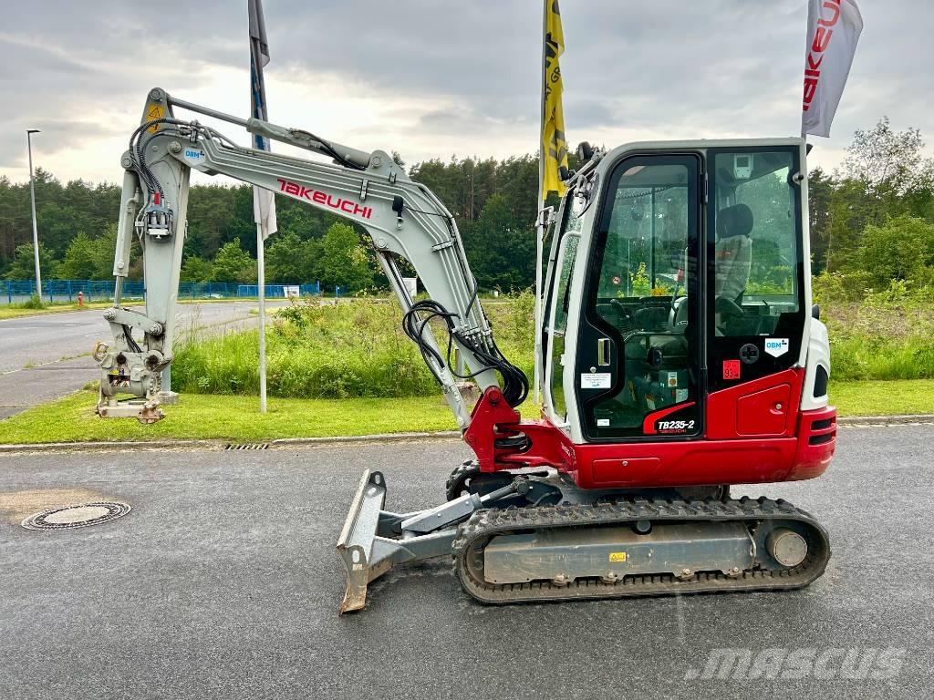 Takeuchi TB 235-2 V3 Mini kotrók < 7t