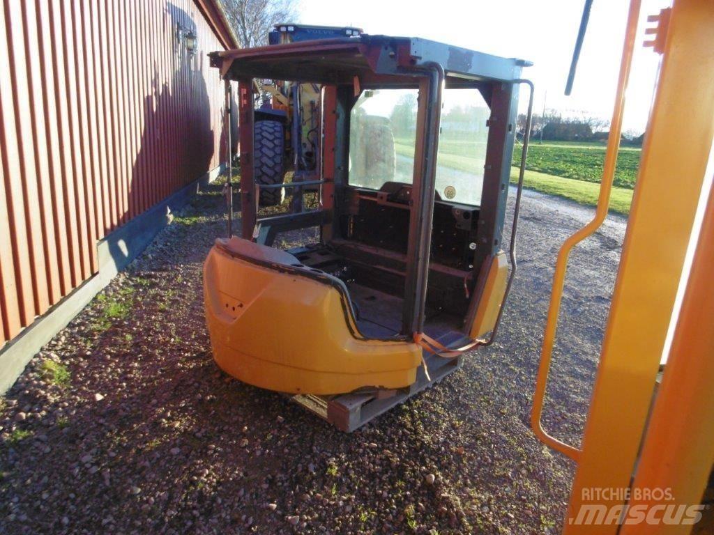  Hytt Volvo L60F Vezetőfülke és belső tartozékok