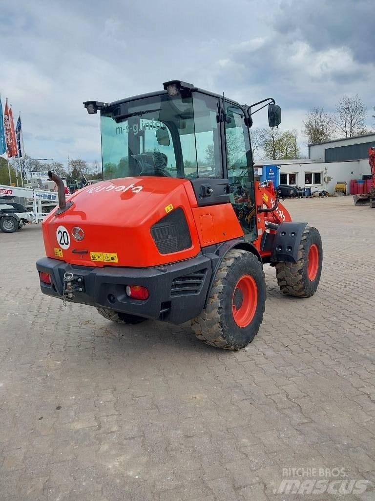 Kubota R 070 Gumikerekes homlokrakodók