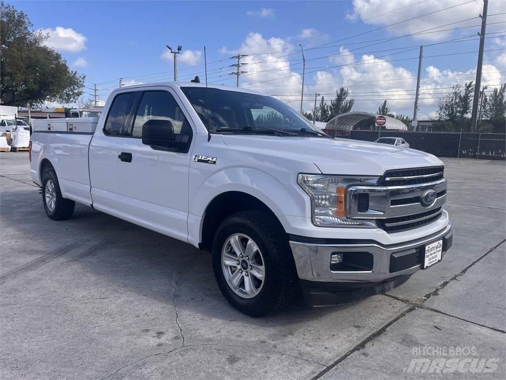 Ford F-150 Kis teherszállító/Platós kocsi