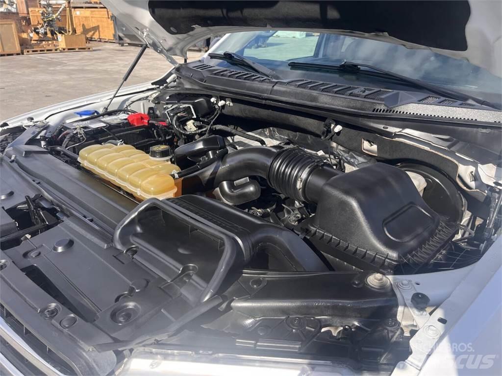 Ford F-150 Kis teherszállító/Platós kocsi
