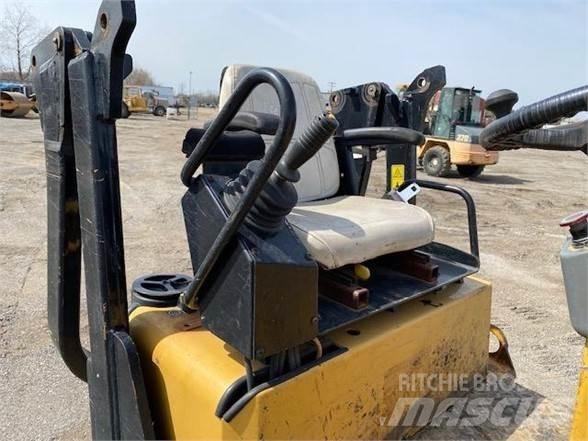 CAT CB24 Egydobos hengerek