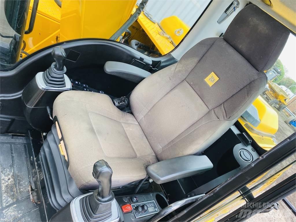 JCB JS130LC Lánctalpas kotrók