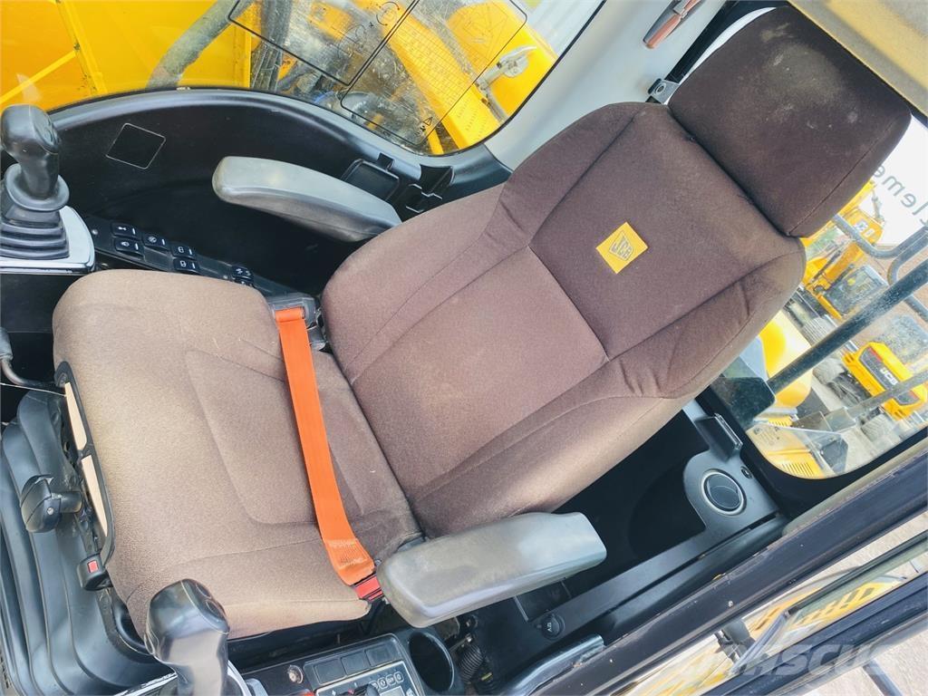 JCB JS130LC Lánctalpas kotrók