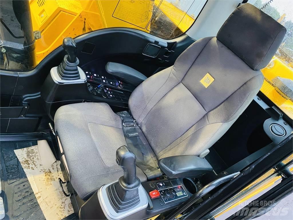 JCB JS220LC Lánctalpas kotrók