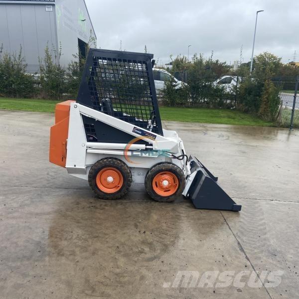 Bobcat 310 Gumikerekes homlokrakodók